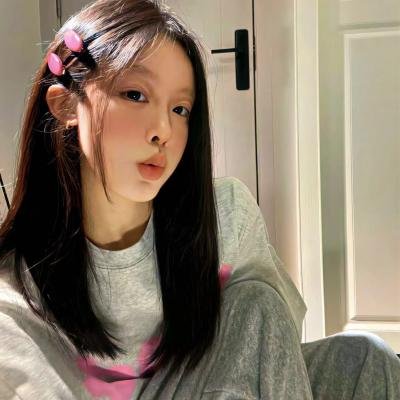 无法触碰的她